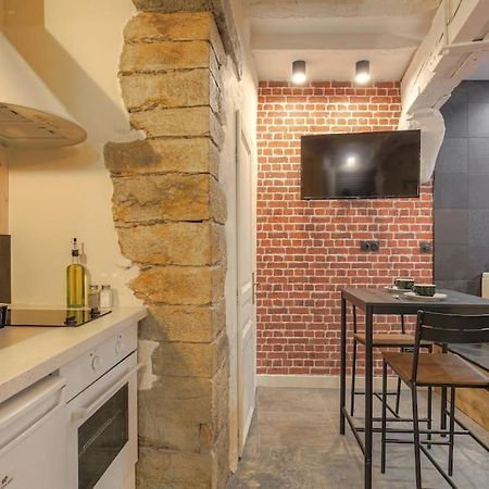 Industrial-Style Studio With Bathtub, Vieux-Lyon Exterior photo