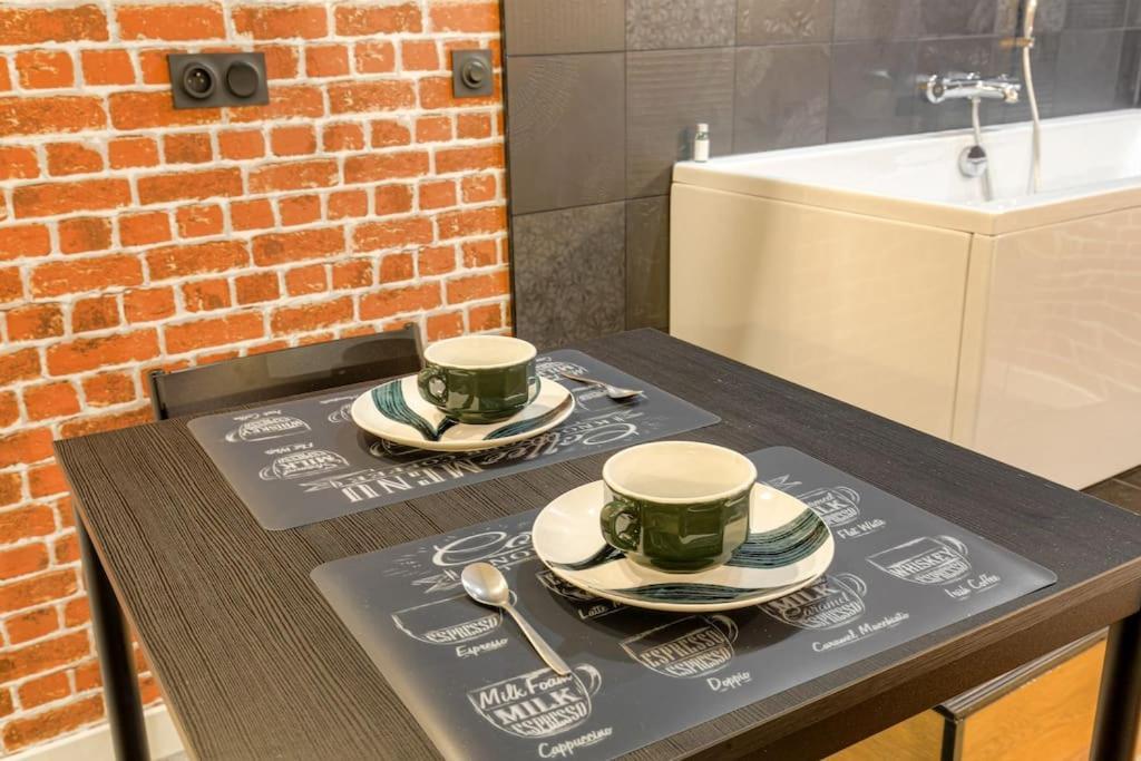 Industrial-Style Studio With Bathtub, Vieux-Lyon Exterior photo